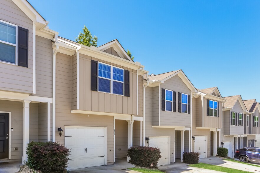 Building Photo - 408 Highwood Ln