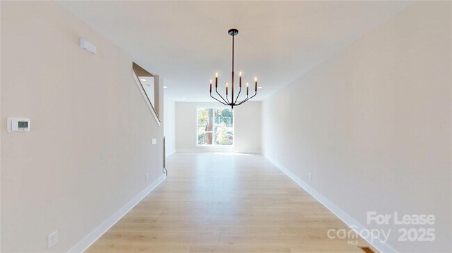 Building Photo - 409 Devender Ln