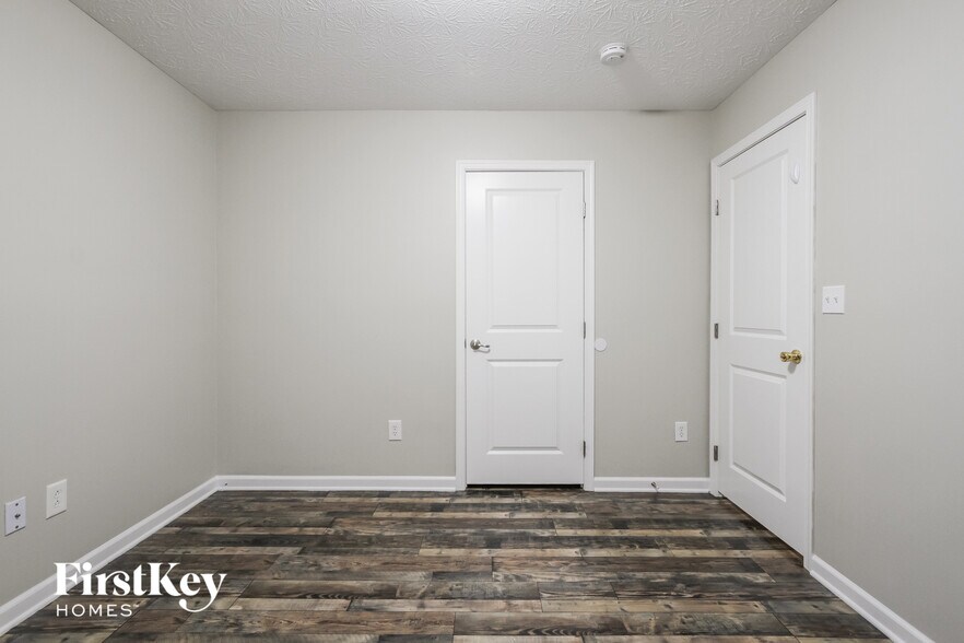 Building Photo - 8305 Wheatfield Dr