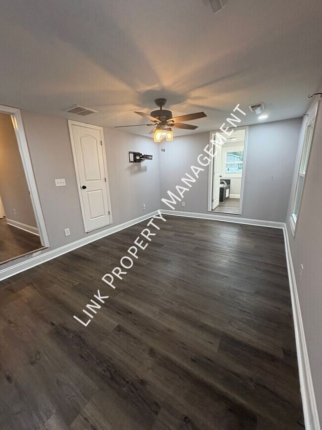 Building Photo - 8233 Harrison Bay Rd