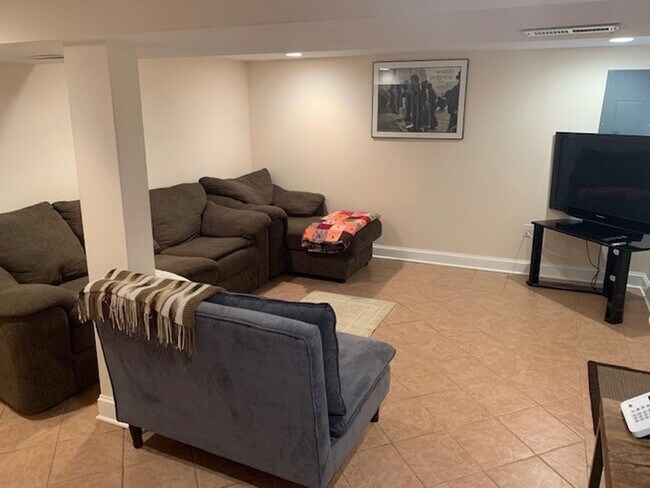 Building Photo - Petworth Stunner with Garage