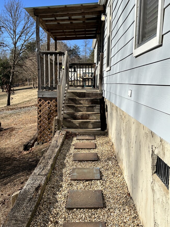 Building Photo - 4148 Smokey Creek Rd
