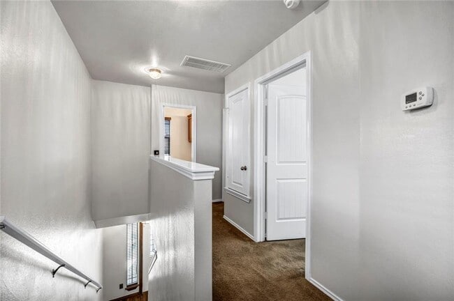 Building Photo - 1822 Enchanted Rock Dr