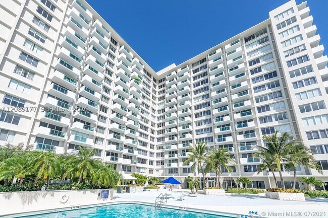 Building Photo - 1200 West Dr