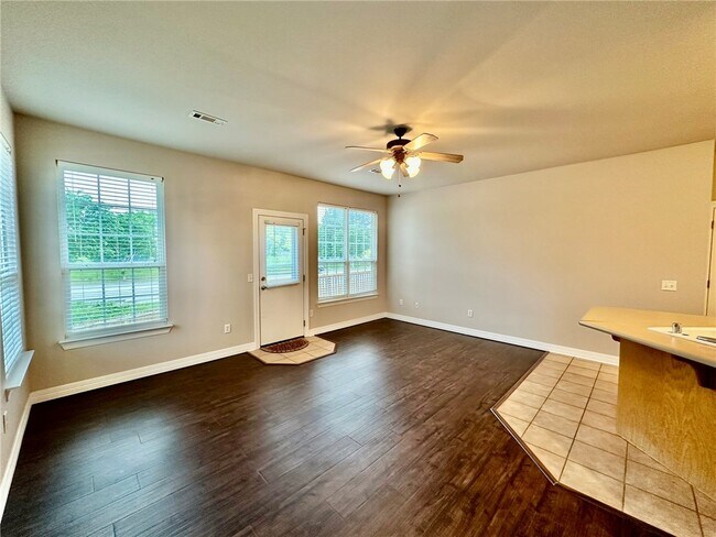 Building Photo - 2846 Eaglecrest Cir