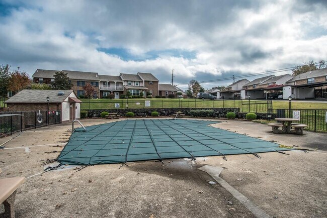 Building Photo - Coming soon! Nice remodel of townhouse Con...
