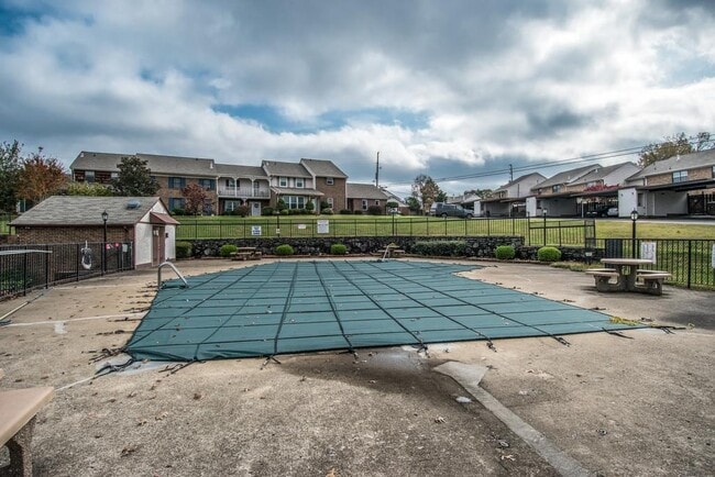 Building Photo - Coming soon! Nice remodel of townhouse Condo in Harbour Town. Gated complex!