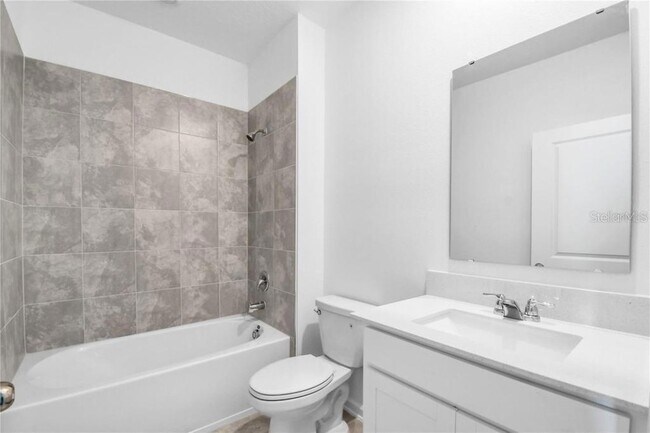 Building Photo - 401 Bogey Dr