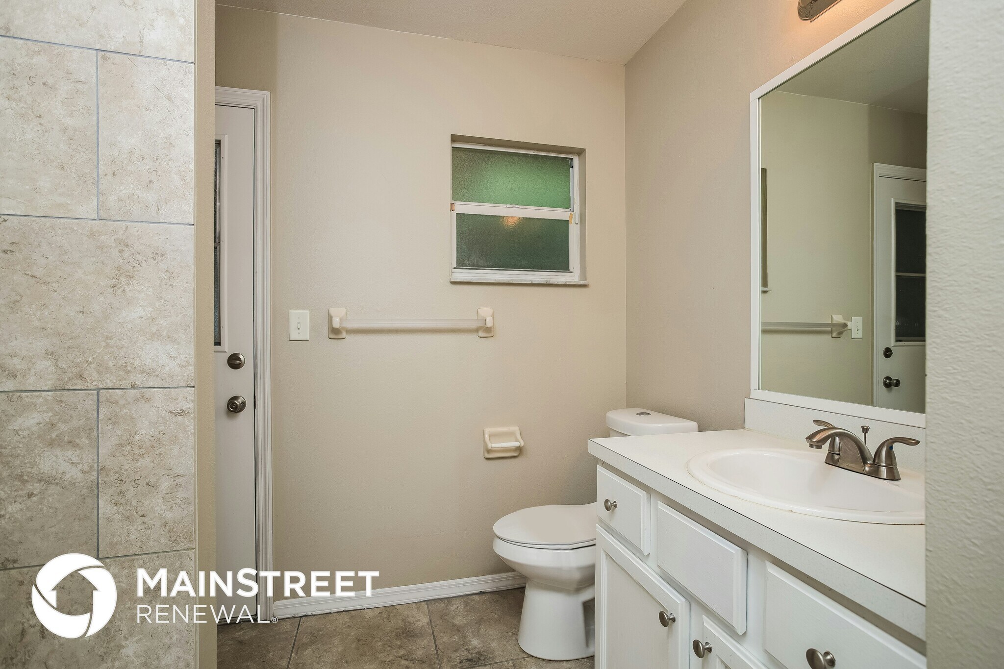 Building Photo - 725 Maderia Ct