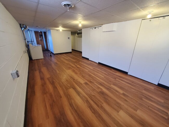 Building Photo - Gorgeous 3 bedroom 2 bath - Side by Side Duplex South Minneapolis