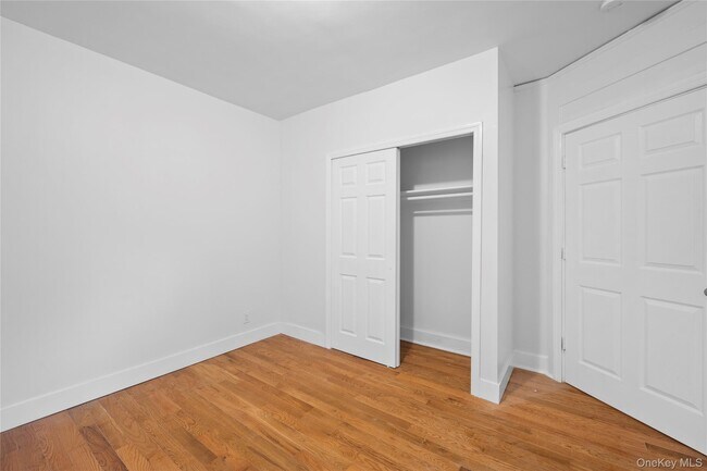 Building Photo - 20 Overhill Pl