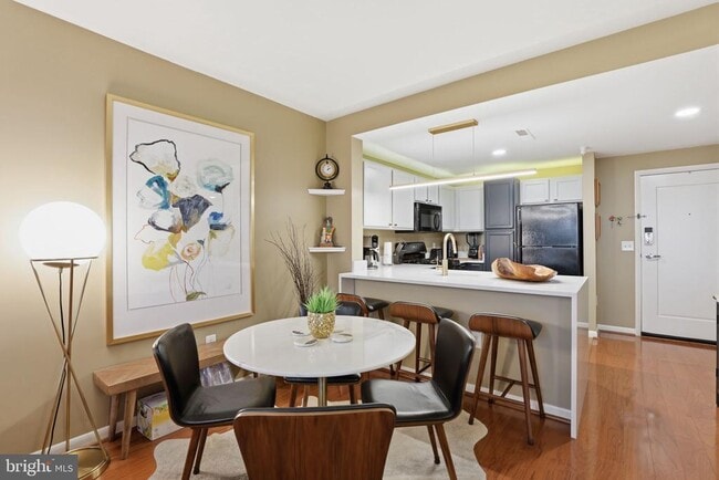 Building Photo - 350 G St SW