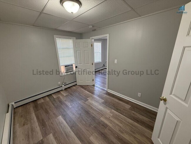 Building Photo - 41 Donnelly St