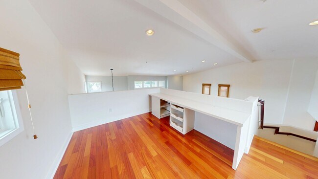 Building Photo - Luxurious Condominium | Rooftop Deck with Bay and Downtown Views