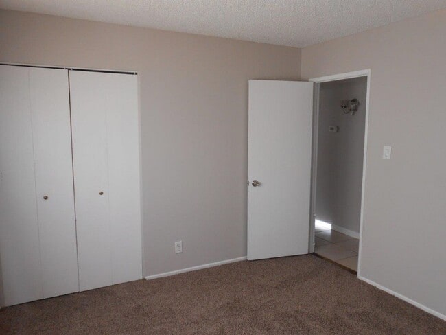 Building Photo - Spacious Single Story Home near Alta and B...