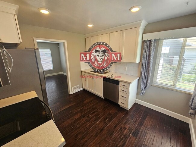 Building Photo - Great 4 Bd Home in Murray