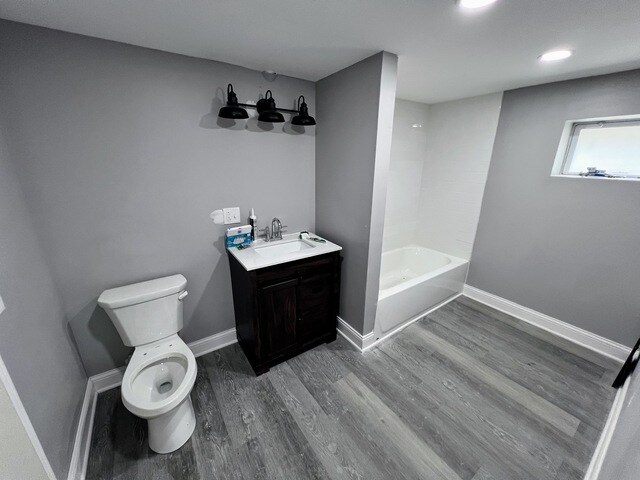 Building Photo - 1028 W Oakdale Ave