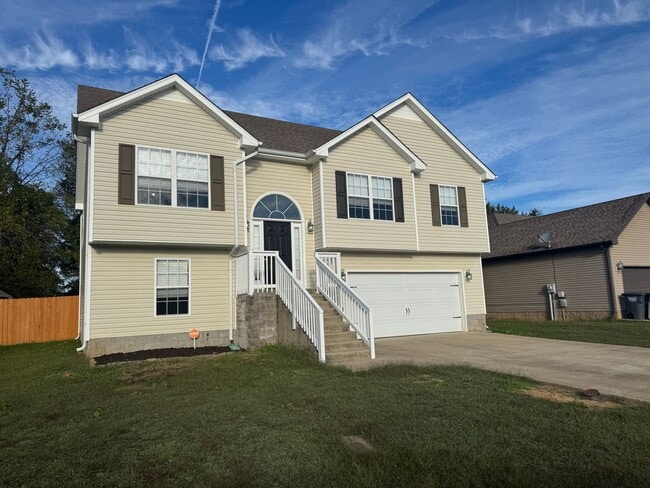 Building Photo - Gorgeous 5 Bedroom Home
