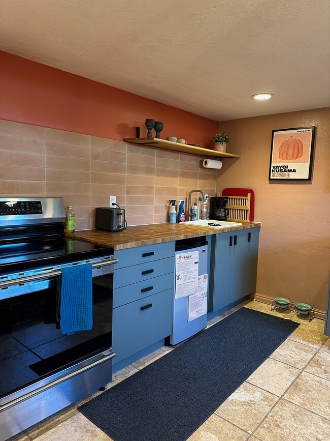 Building Photo - 2456 S 800 E
