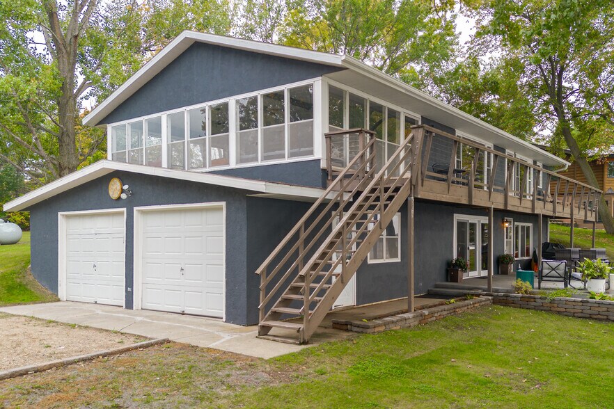 Building Photo - 6806 Sunset Strip NW