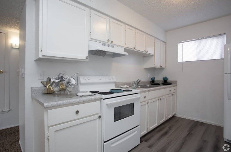 Building Photo - 525 N Carolina Dr