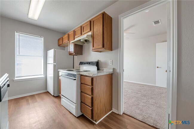 Building Photo - 5808 Greengate Dr