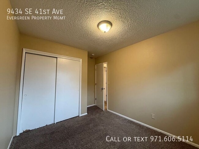 Building Photo - 9434 SE 41st Ave
