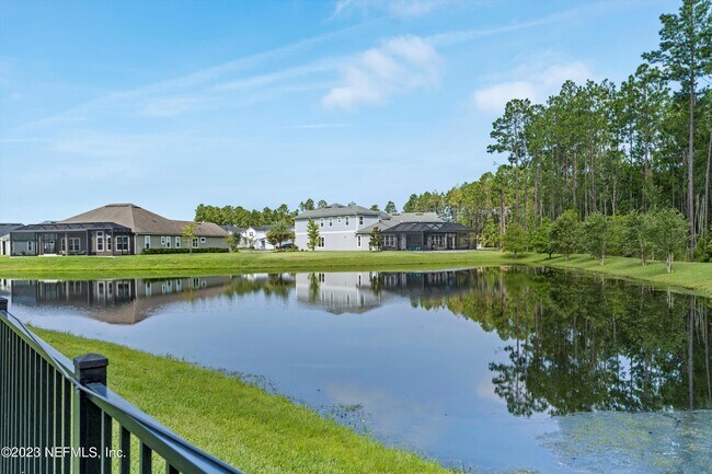 Building Photo - 102 Pine Blossom Trl