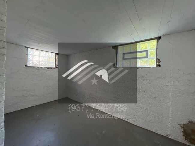 Building Photo - 26 W Beechwood Ave