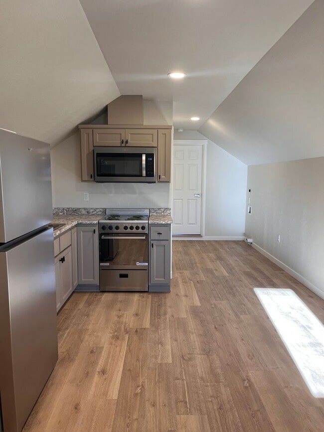 Building Photo - 315 N 1st St