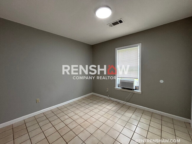 Building Photo - 4920 Buford Ave