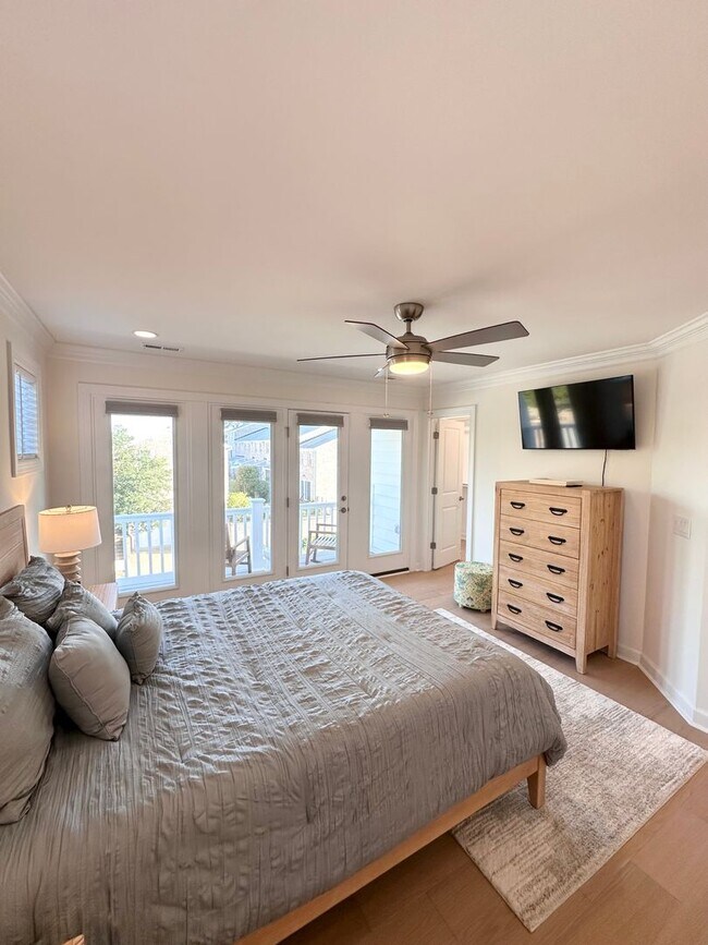 Building Photo - 2024 Built | Fully Furnished Modern Oceanf...