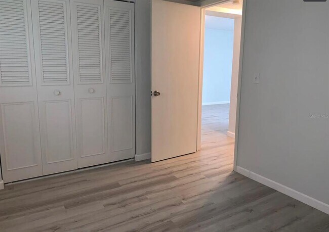 Building Photo - 4963 Viceroy St