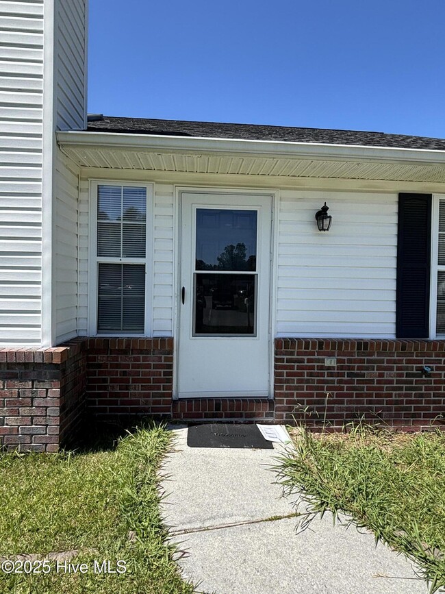 Building Photo - 2302 Knollwood Ln
