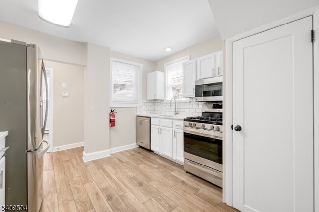 Building Photo - 36 Cortlandt Pl