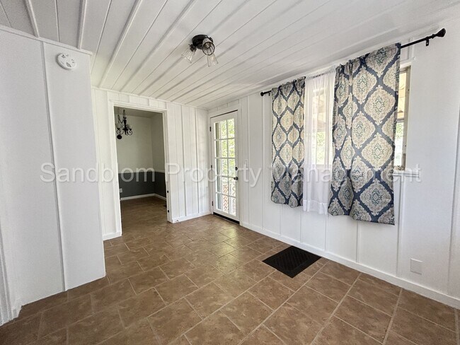 Building Photo - For Lease | Tulsa | $1350 Rent