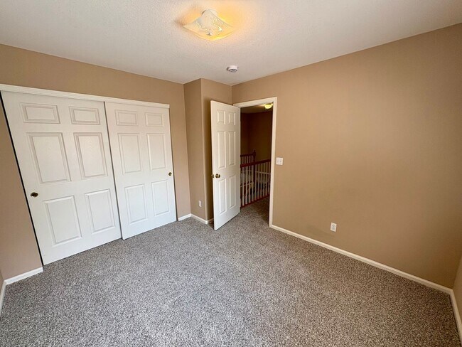Building Photo - Highlands Ranch 3bed, 3.5 bath