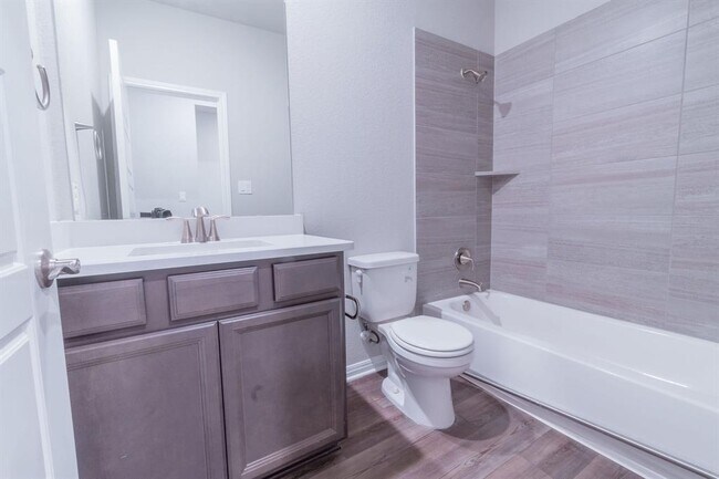 Building Photo - 2838 Dell Hollow Dr