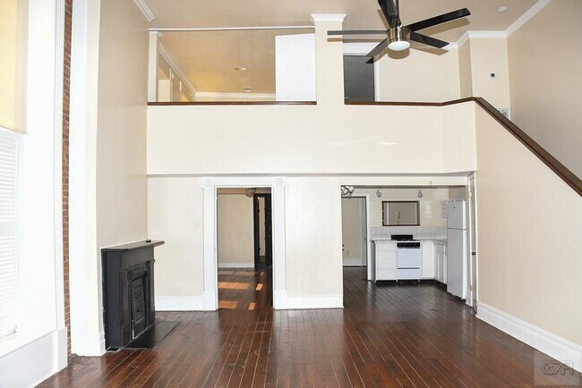 Building Photo - 2118 Strand St