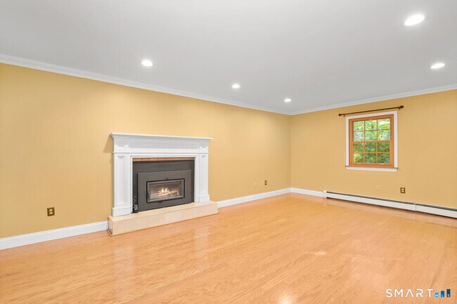 Building Photo - 122 Deforest Rd