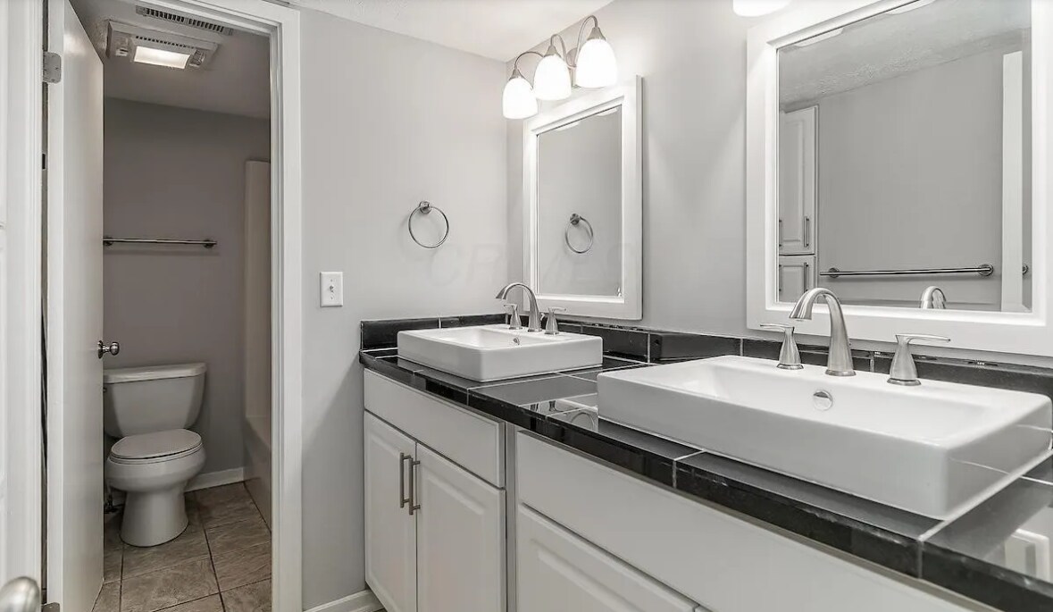 Building Photo - 5442 Worthington Forest Pl W