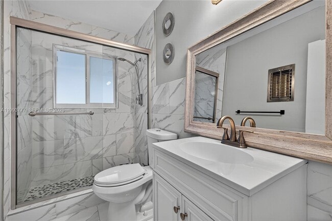 Building Photo - 2801 Coral Shores Dr