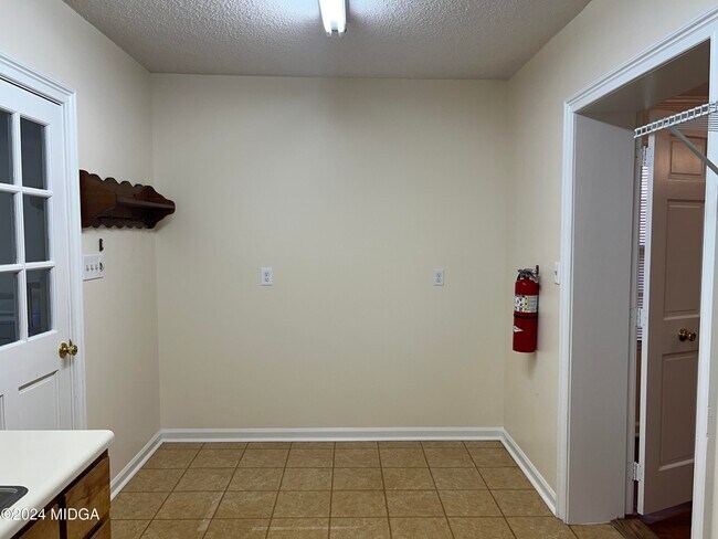 Building Photo - 110 Bragg St