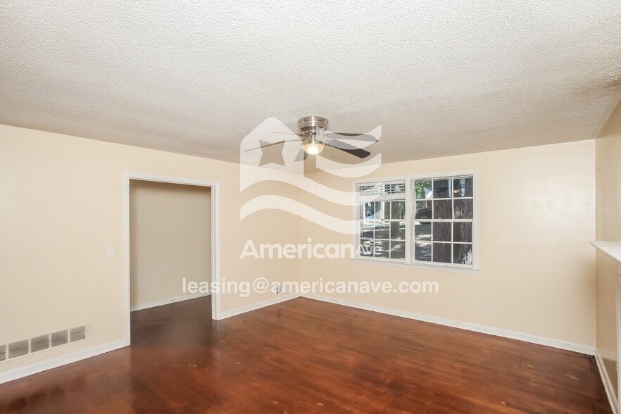 Building Photo - 1859 Woodsboro Dr