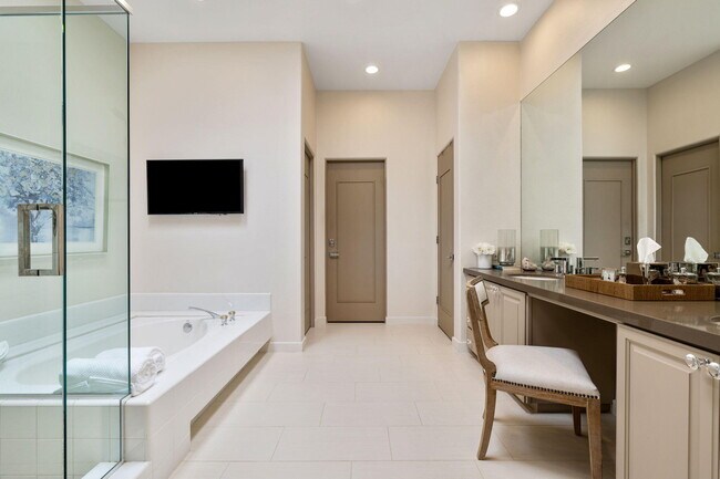 Building Photo - 502 Desert Holly Dr