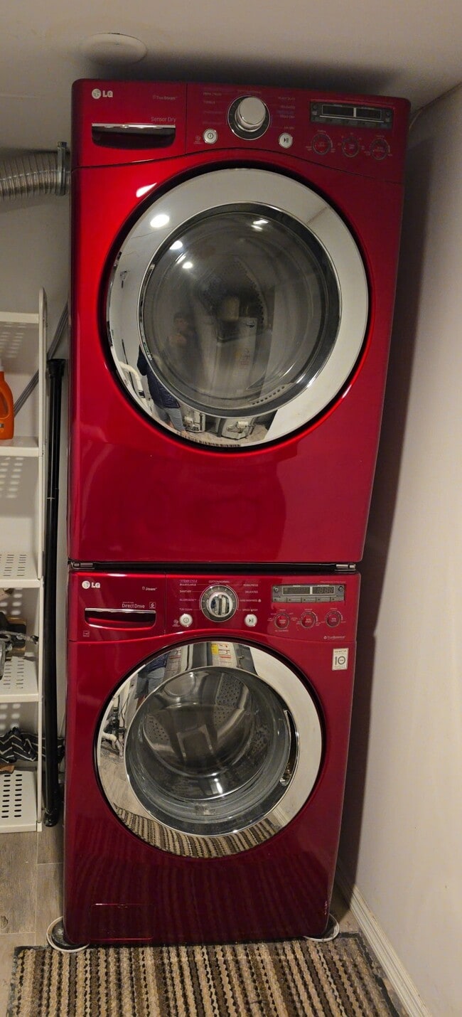 Building Photo - 10 Granger Ave