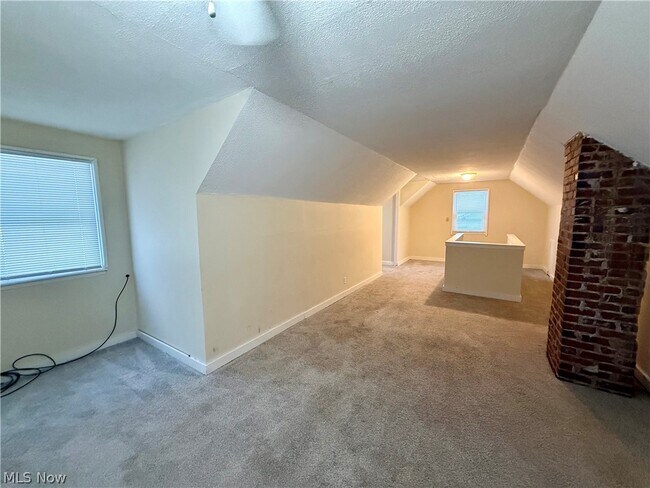 Building Photo - 575 Noble Ave