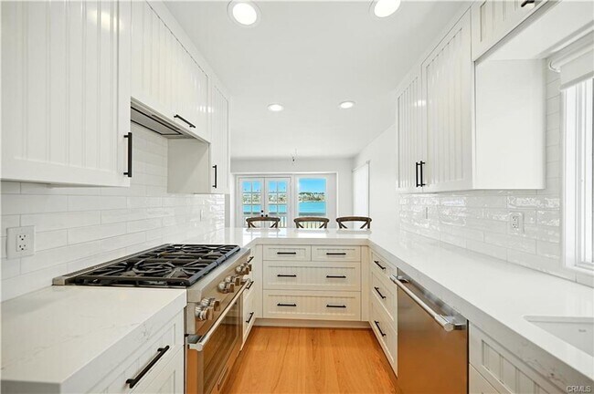 Building Photo - 6312