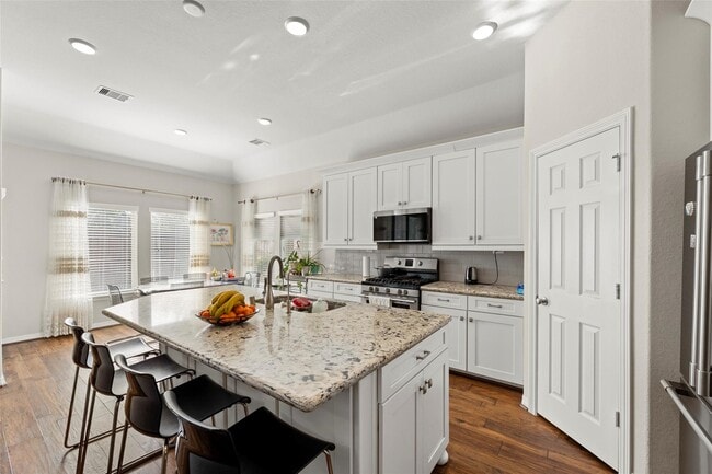 Building Photo - 11218 Puckett River Dr