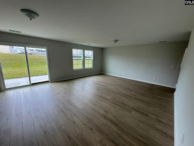 Building Photo - 3062 Hallsdale Dr